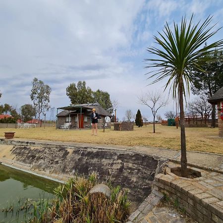 Arendsnes Hotel Vanderbijlpark Exterior photo