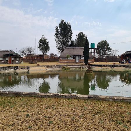 Arendsnes Hotel Vanderbijlpark Exterior photo